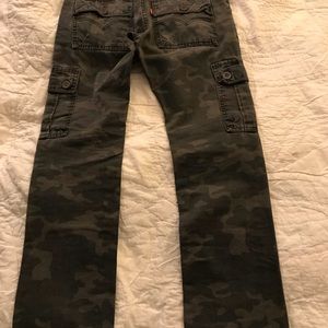 Levi’s Camouflage fatigue cargo pants red Tag S 14
